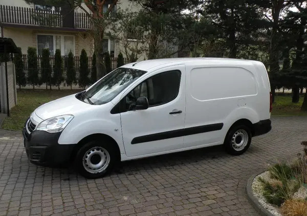 śląskie Peugeot Partner cena 29500 przebieg: 187000, rok produkcji 2017 z Pajęczno